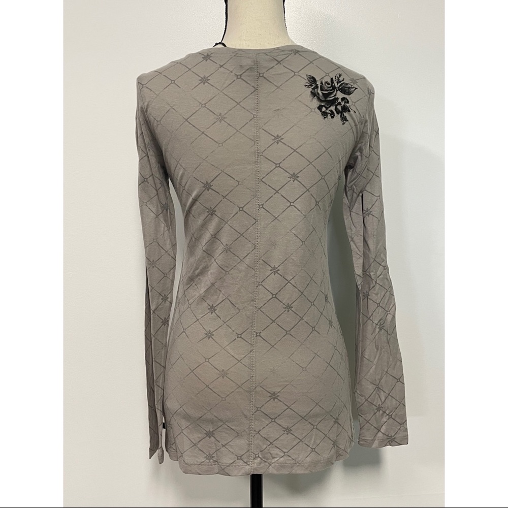 NWT Rock & Republic Long Sleeve Skull Shirt Size XS - Picture 3 of 4